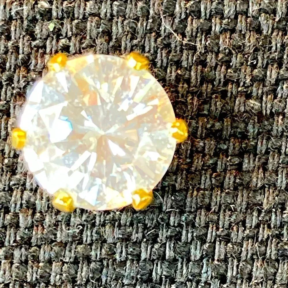 Vintage Cubic Zirconia 1/3 inch stone gold tone prong setting pierced earrings